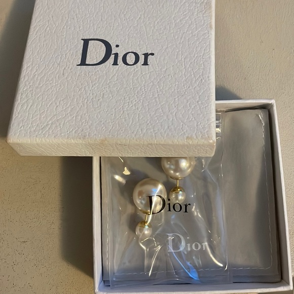 Dior pearl earings - Picture 2 of 6